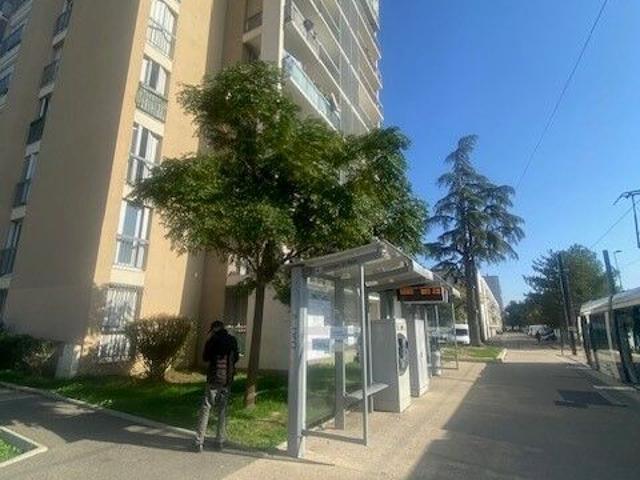 Appartement 3 pièces, 70 m² à louer à Avignon 84000