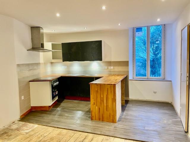 Appartement 3 pièces, 70 m² à louer à Fougères 35300