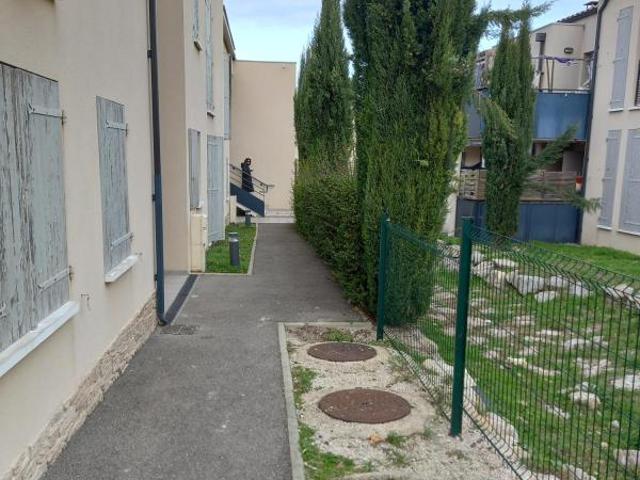 Appartement 3 pièces, 70 m² à louer à Rochefort du Gard 30650