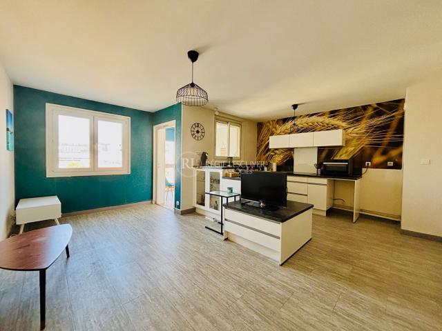 Appartement 3 pièces 70m2/ Place des Pavillons