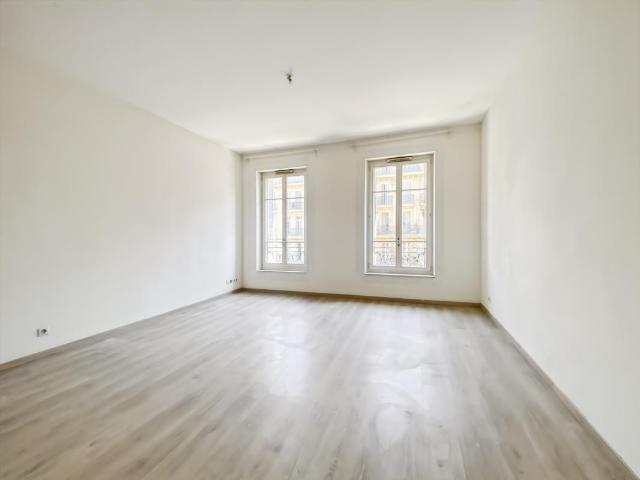 Appartement 3 pièces 70m² rénové Proche Vieux Port