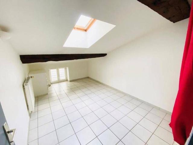 Appartement 3 pièces 71000 Mâcon