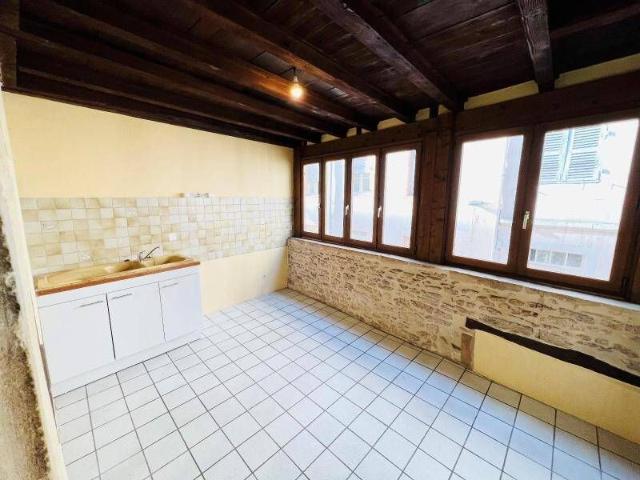 Appartement 3 pièces 71000 Mâcon