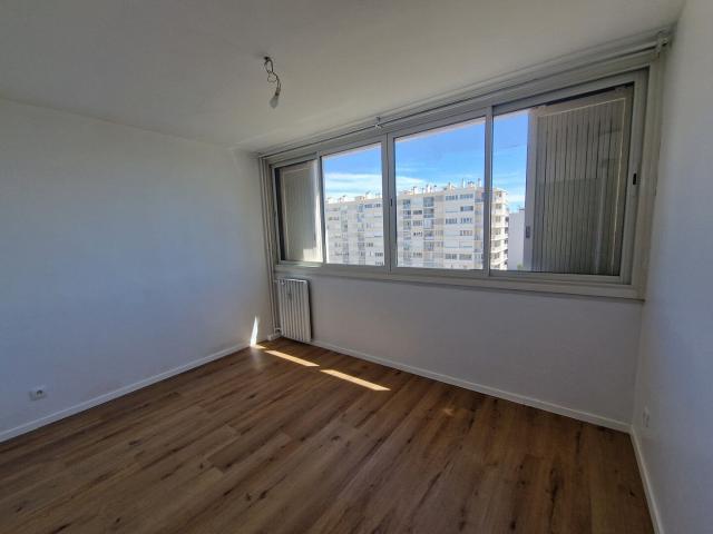 Appartement 3 pièces, 71 m² à louer à Toulon 83000