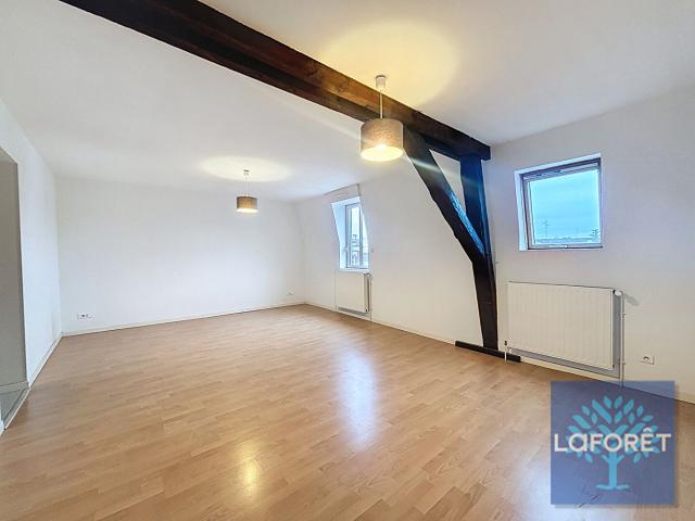 Appartement 3 pièces, 71 m² à louer à Valenciennes 59300