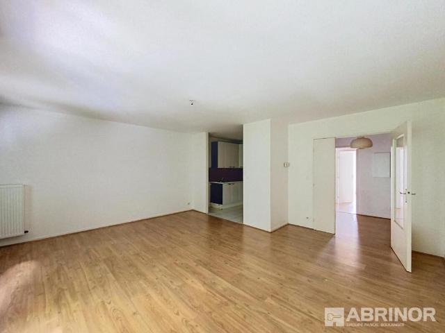 Appartement 3 pièces, 71 m² à louer à Lille 59000