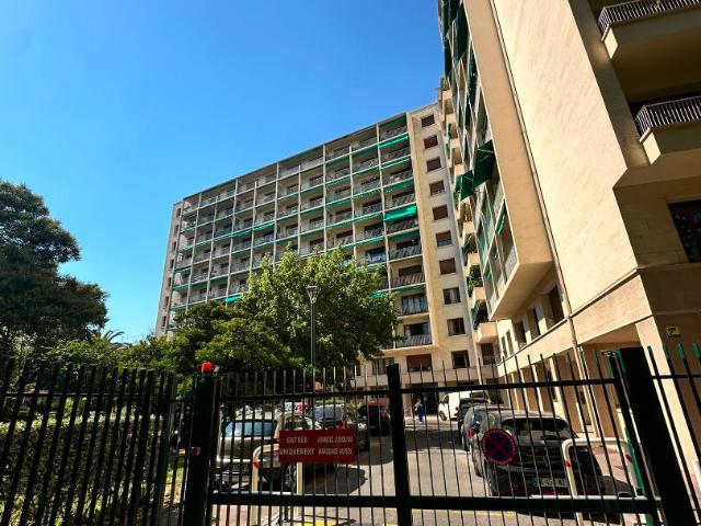 Appartement 3 pièces, 71 m² à louer à Marseille 8 13008