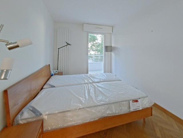 Appartement 3 pièces, 71 m² à louer à Paris 7 75007
