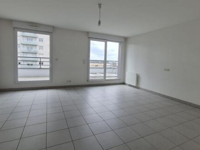 Appartement 3 pièces 71m2 REIMS 1 000 euros