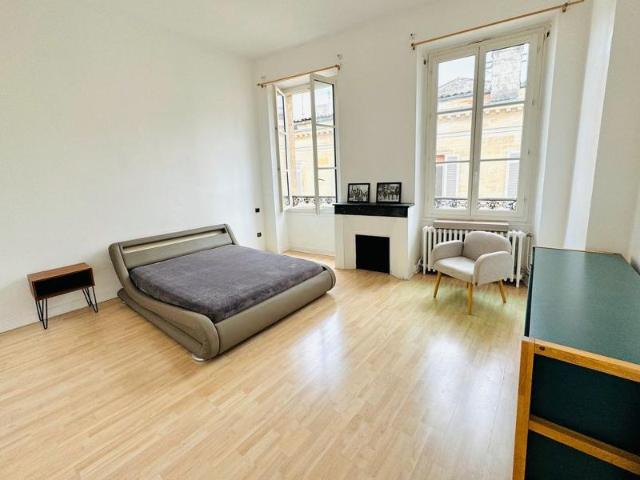 Appartement 3 pièces, 72 m² à louer à Bordeaux 33000