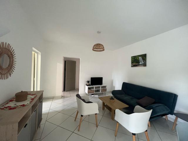 Appartement 3 pièces, 72 m² à louer à Le Gosier 97190