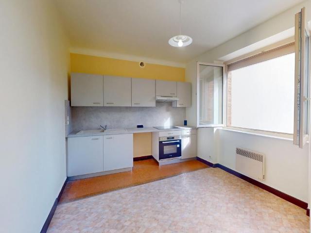 Appartement 3 pièces, 72 m² à louer à Naucelle 12800