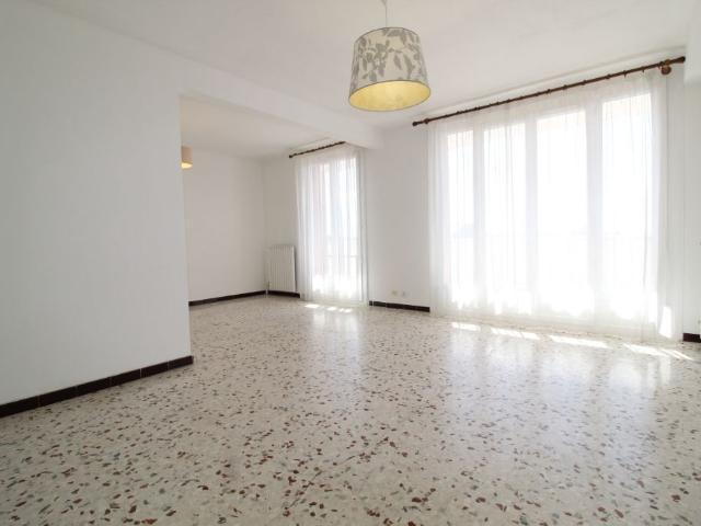 Appartement 3 pièces, 77 m² à louer à Toulon 83200