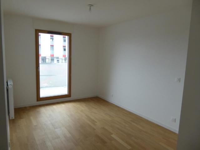 Appartement 3 pièces, 77 m² à louer à Bègles 33130