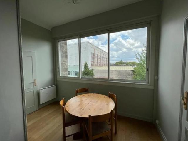 Appartement 3 pièces, 77 m² à louer à Bordeaux 33000