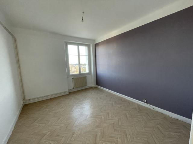 Appartement 3 pièces, 77 m² à louer à Luc la Primaube 12450