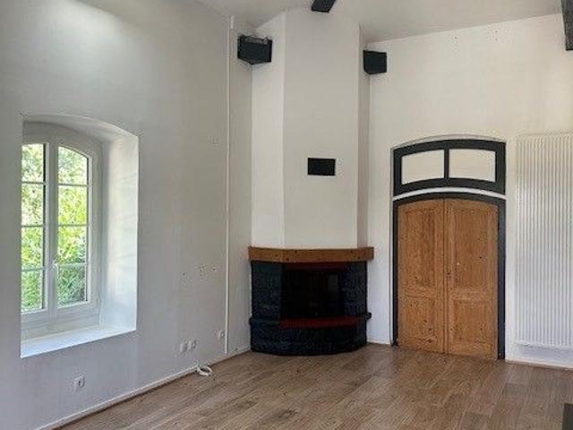 Appartement 3 pièces, 77 m² à louer à Mionnay 01390