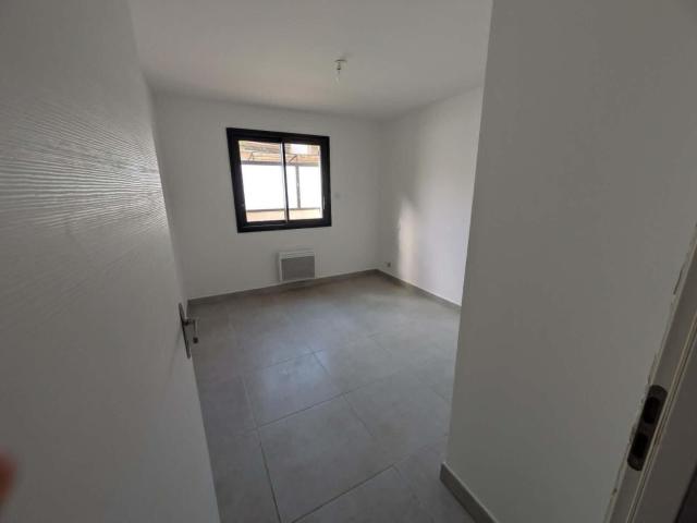Appartement 3 pièces, 74 m² à louer à Agde 34300