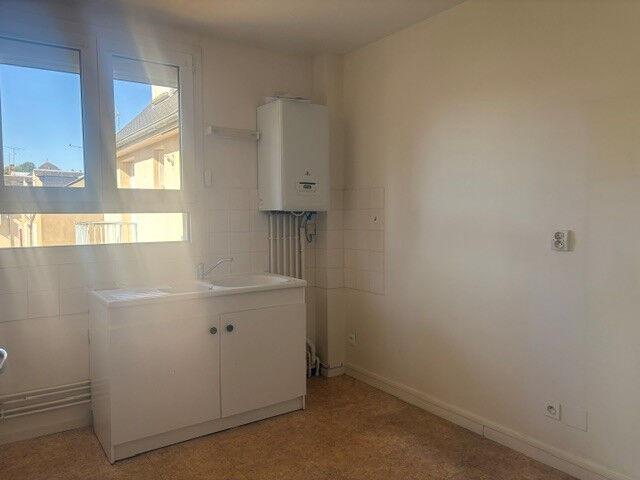 Appartement 3 pièces, 74 m² à louer à Argenton sur Creuse 36200
