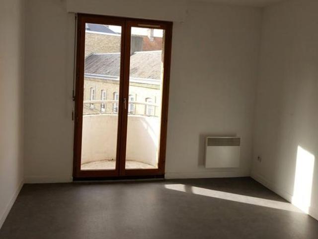 Appartement 3 pièces, 74 m² à louer à Bergues 59380