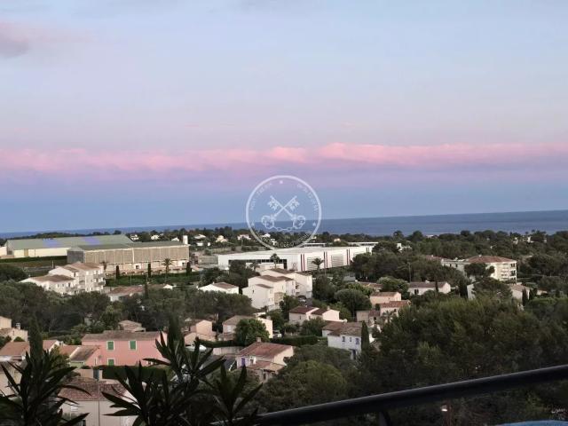 Appartement 3 pièces 75 m2 vue mer à Peire Sarade, Saint Rap. 75m² Saint Raphaël