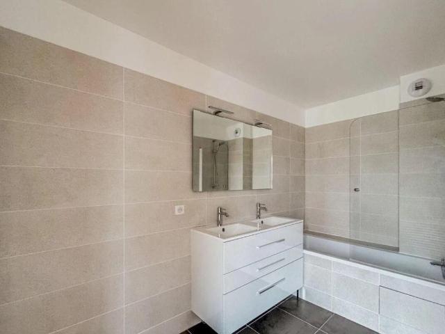 Appartement 3 pièces, 75 m² à louer à Paris 19 75019
