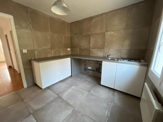 Appartement 3 pièces, 75 m² à louer à Riez 04500
