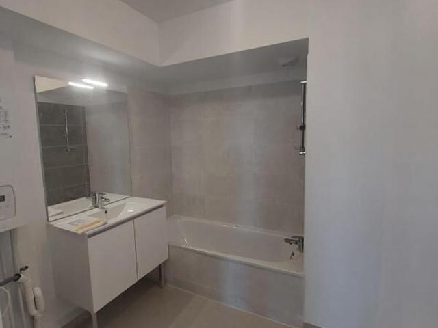 Appartement 3 pièces, 75 m² à louer à Saint Raphaël 83700