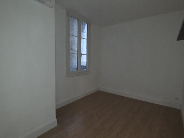 Appartement 3 pièces, 78 m² à louer à Marseille 1 13001