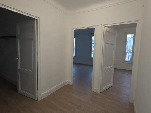 Appartement 3 pièces, 78 m² à louer à Marseille 1 13001