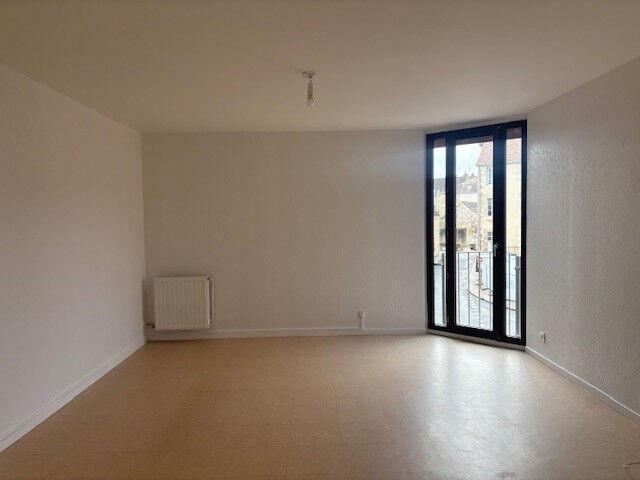 Appartement 3 pièces, 79 m² à louer à La Châtre 36400