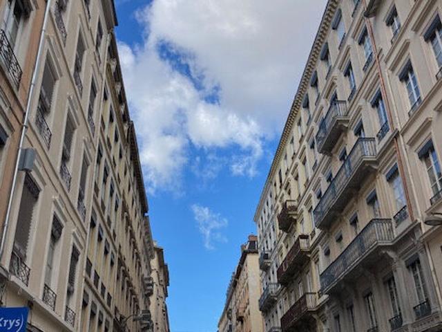 Appartement 3 pièces, 79 m² à louer à Lyon 2 69002