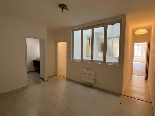Appartement 3 pièces, 80 m² à louer à Toulon 83000