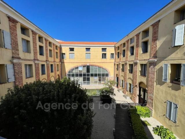 Appartement 3 pièces, 80 m² à louer à Antibes 06160