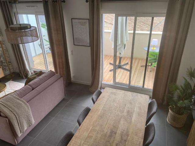 Appartement 3 pièces, 80 m² à louer à Bordeaux 33000