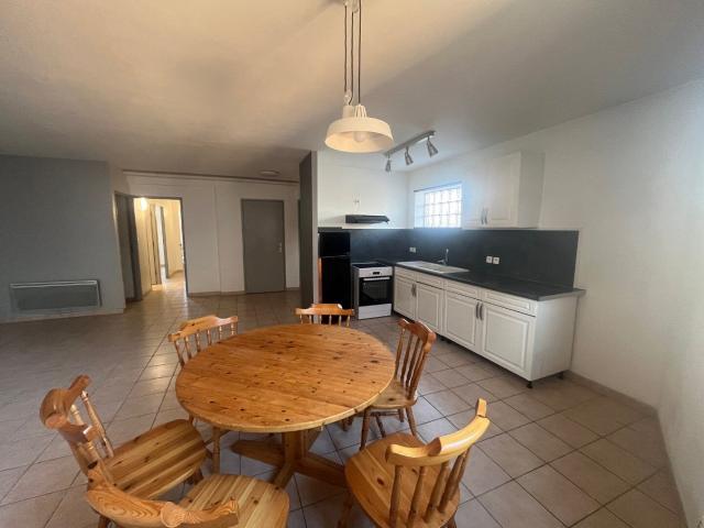 Appartement 3 pièces, 80 m² à louer à Orange 84100