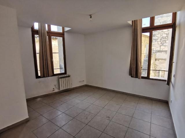 Appartement 3 pièces, 81 m² à louer à Tarascon 13150