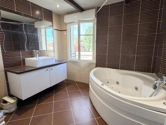 Appartement 3 pièces, 81 m² à louer à Troyes 10000