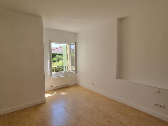 Appartement 3 pièces, 81 m² à louer à Salaise sur Sanne 38150