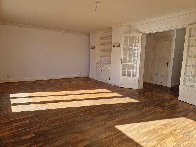Appartement 3 pièces 82 m2 Proche centre ville avec parking