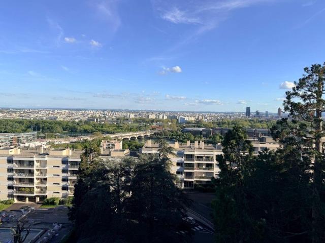 Appartement 3 pièces, 82 m² à louer à Caluire et Cuire 69300