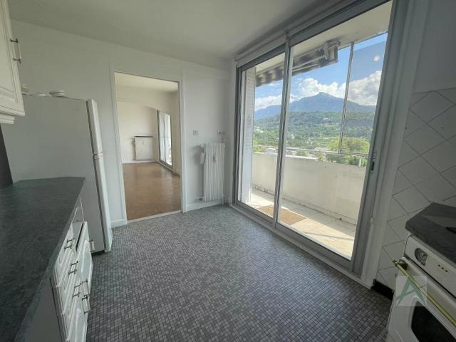 Appartement 3 pièces, 82 m² à louer à Chambéry 73000