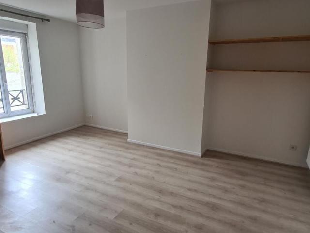 Appartement 3 pièces, 82 m² à louer à Gray 70100