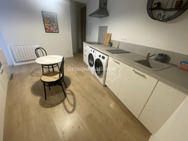 Appartement 3 pièces, 82 m² à louer à Nîmes 30000