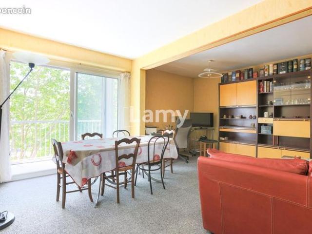 Appartement 3 pièces 82 m²