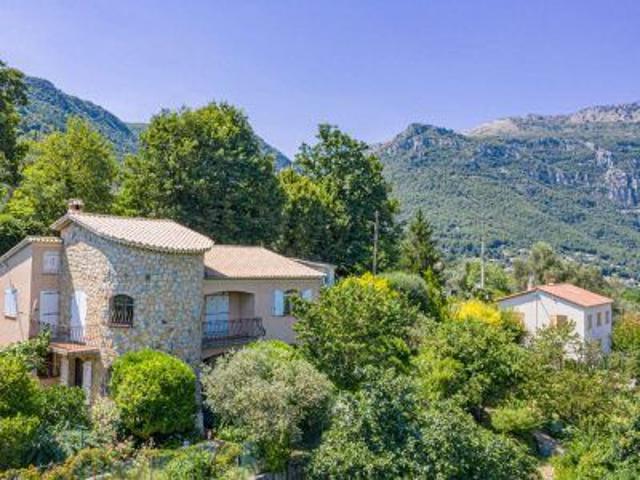 Appartement 3 pièces, 84 m² à louer à Le Bar sur Loup 06620