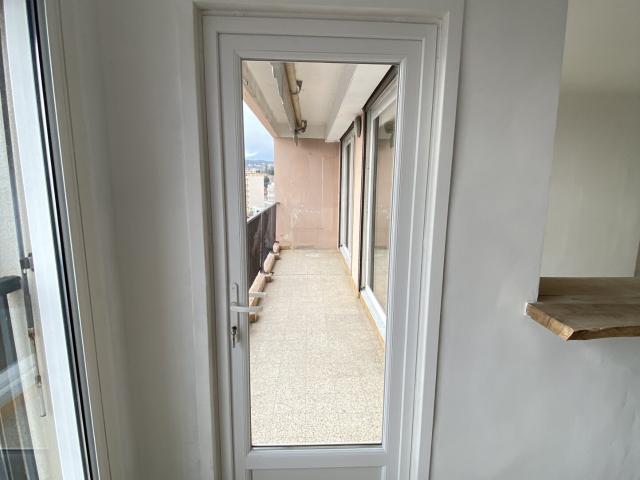 Appartement 3 pièces, 84 m² à louer à San Martino di Lota 20200
