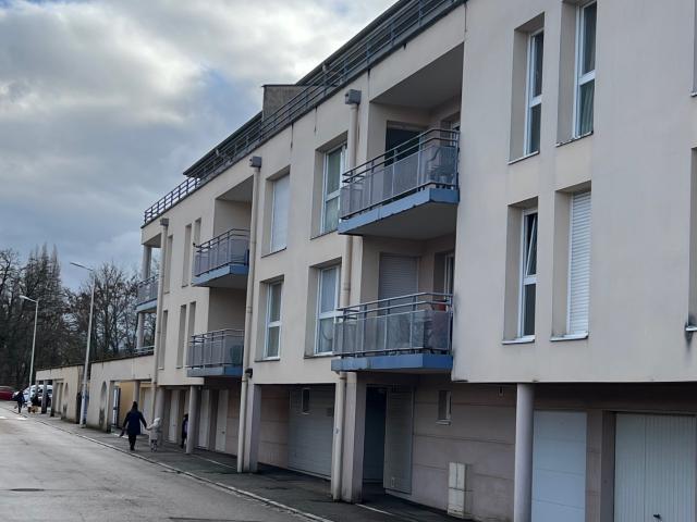 Appartement 3 pièces 79m2, terrasse, cave, garage. Idéalement situé