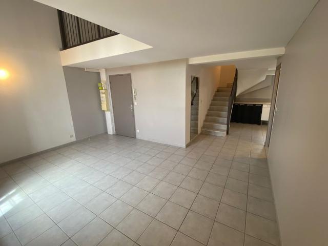 Appartement 3 pièces, 90 m² à louer à Courthézon 84350
