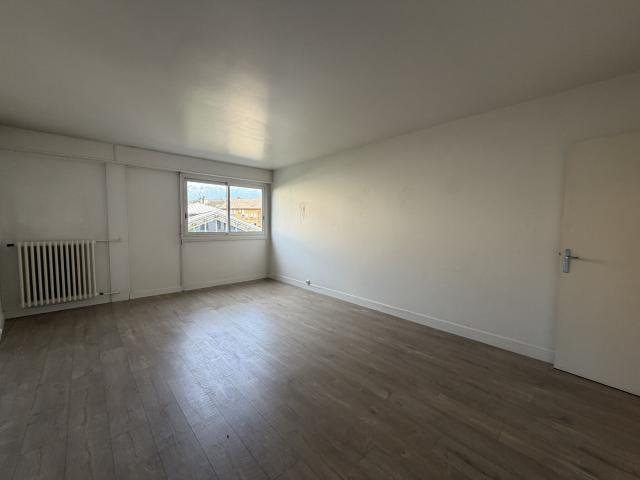 Appartement 3 pièces, 90 m² à louer à Grenoble 38000